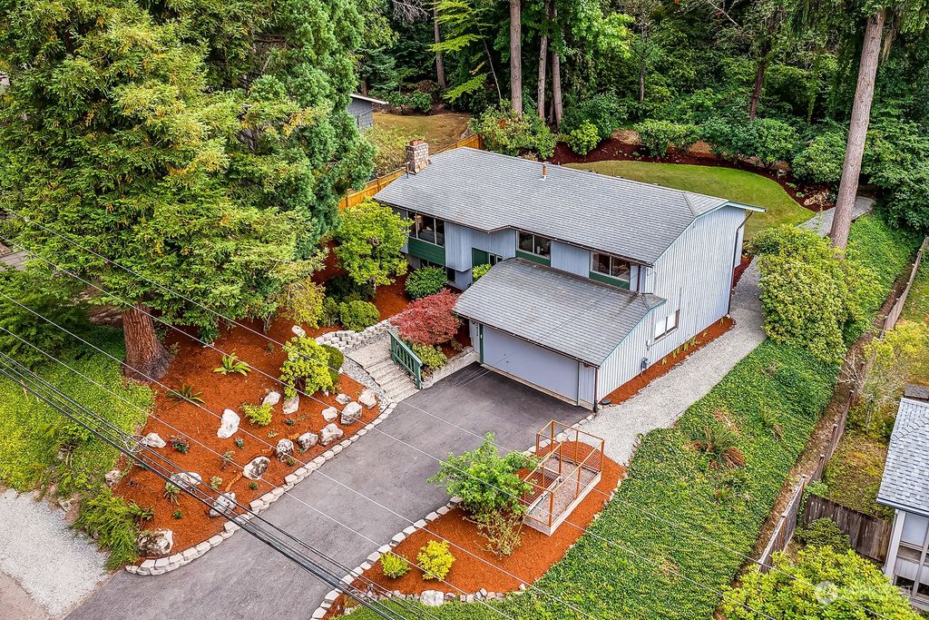 Photo of 12425 NE 2nd Street, Bellevue, WA 98005 (MLS # 2149280)