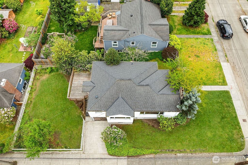 Photo of 8622 17th Avenue NE, Seattle, WA 98115 (MLS # 2520151)