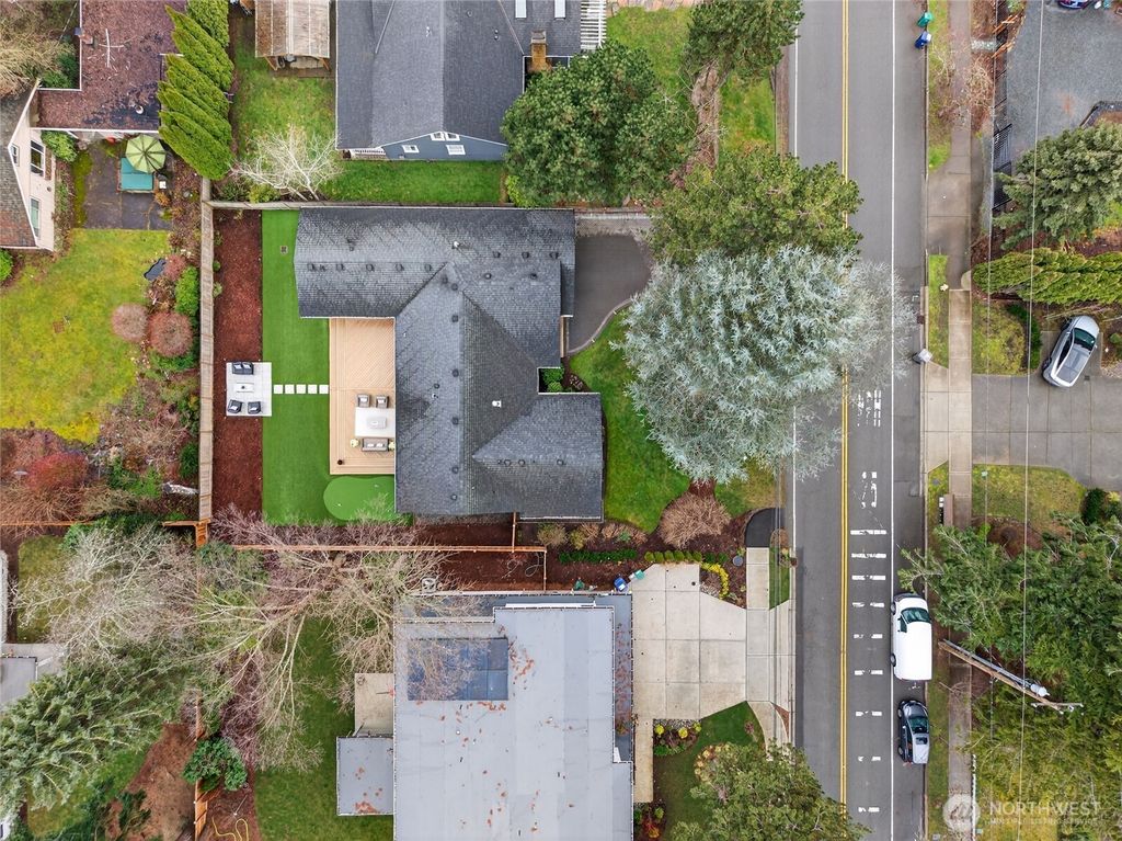 Photo of 10411 NE 112th Street, Kirkland, WA 98033 (MLS # 2482252)