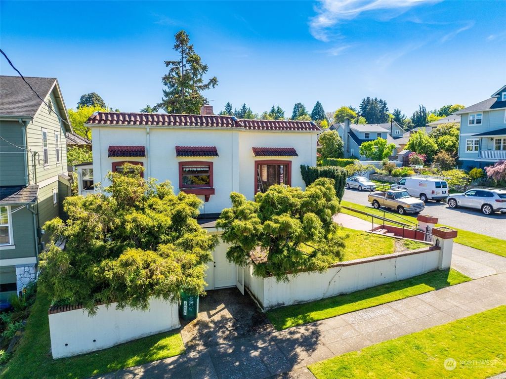 Photo of 6016 Evanston Avenue N, Seattle, WA 98103 (MLS # 2226503)
