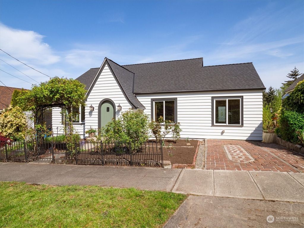 Photo of 515 Ave B, Snohomish, WA 98290 (MLS # 2227477)
