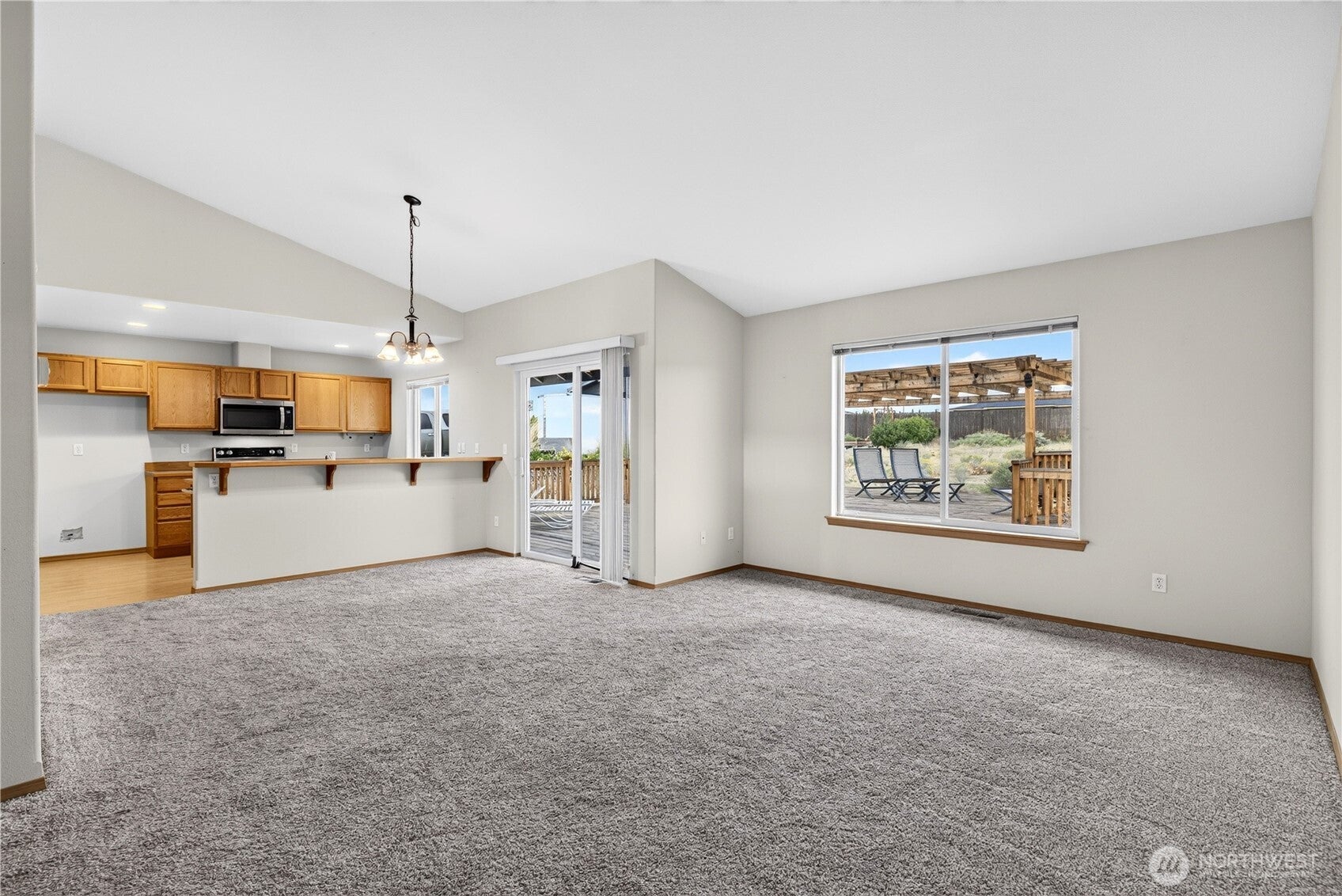 894 Desert Aire DR SW