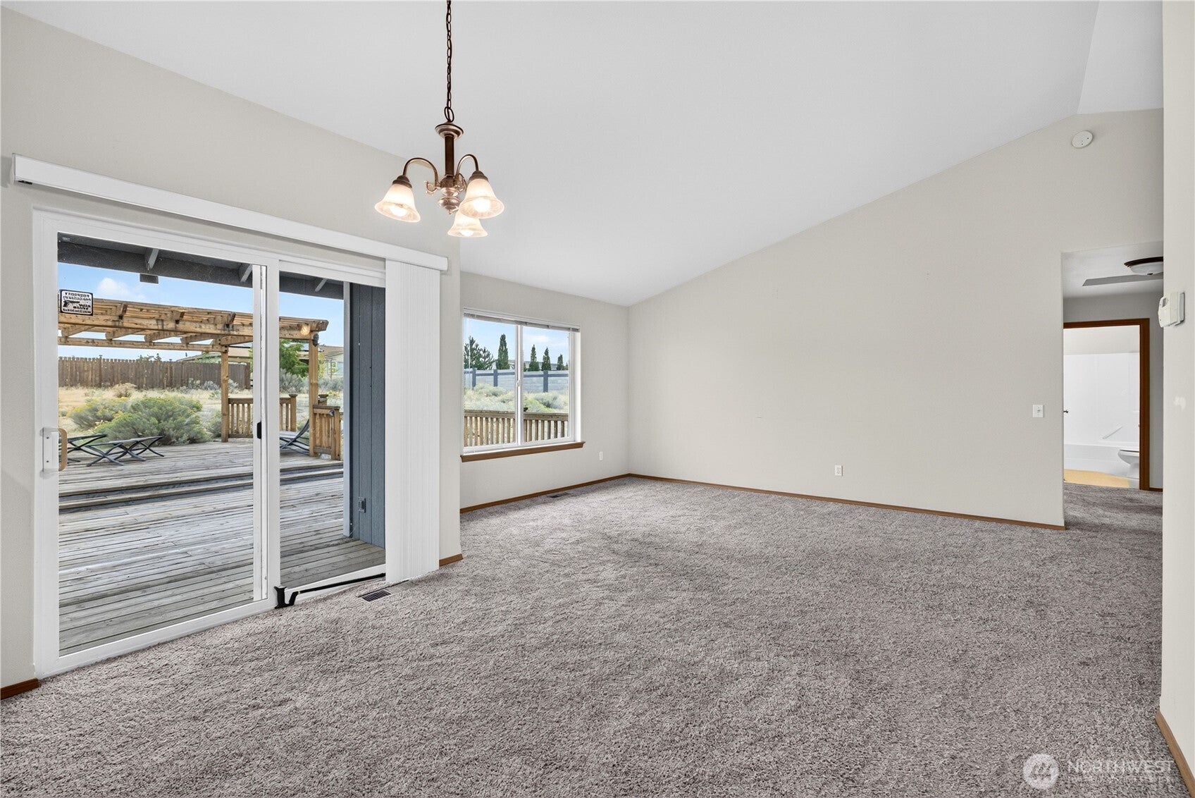 894 Desert Aire DR SW