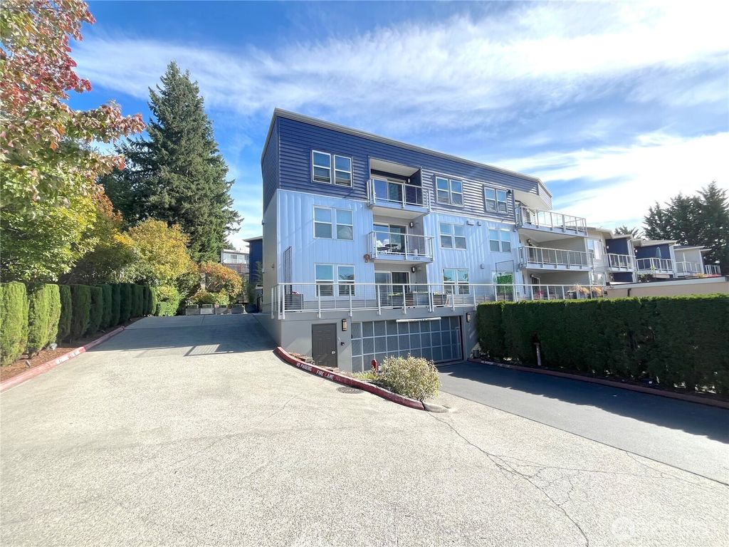 Photo of 11920 98th Avenue NE #213, Kirkland, WA 98034 (MLS # 2440101)