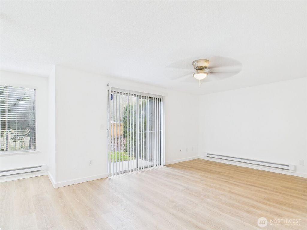 Photo of 32142 46th Place SW #M6, Federal Way, WA 98023 (MLS # 2477158)