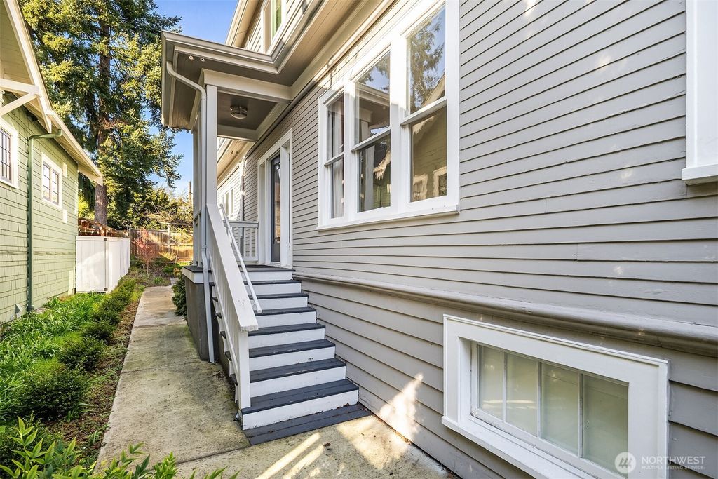 Photo of 250 NE 50th Street, Seattle, WA 98105 (MLS # 2495962)