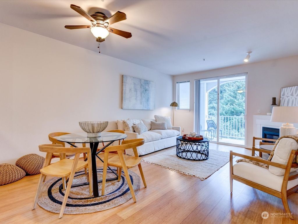 Photo of 13301 SE 79th Place #C403, Newcastle, WA 98059 (MLS # 2011256)