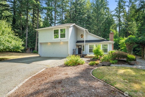 Photo of 4710 229th PL PL NE, Redmond, WA 98053 (MLS # 2577981)