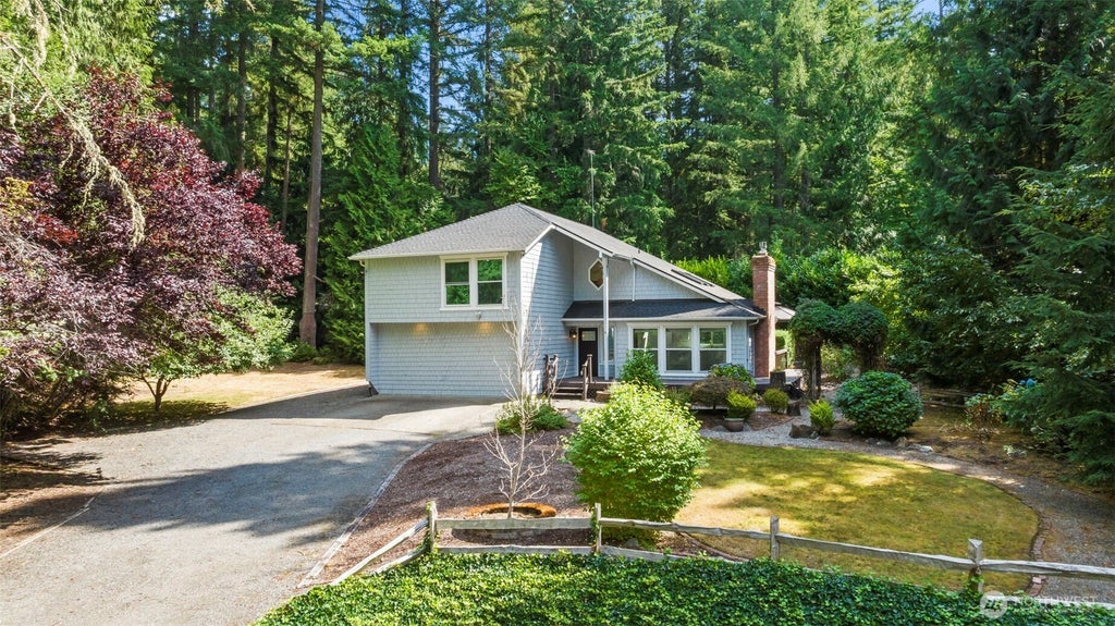 Photo of 4710 229th PL PL NE, Redmond, WA 98053 (MLS # 2577981)