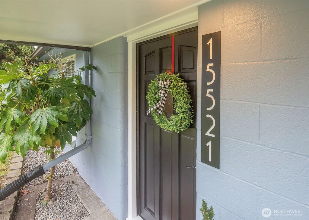 Photo of 15521 Ashworth Avenue N, Shoreline, WA 98133 (MLS # 2464983)