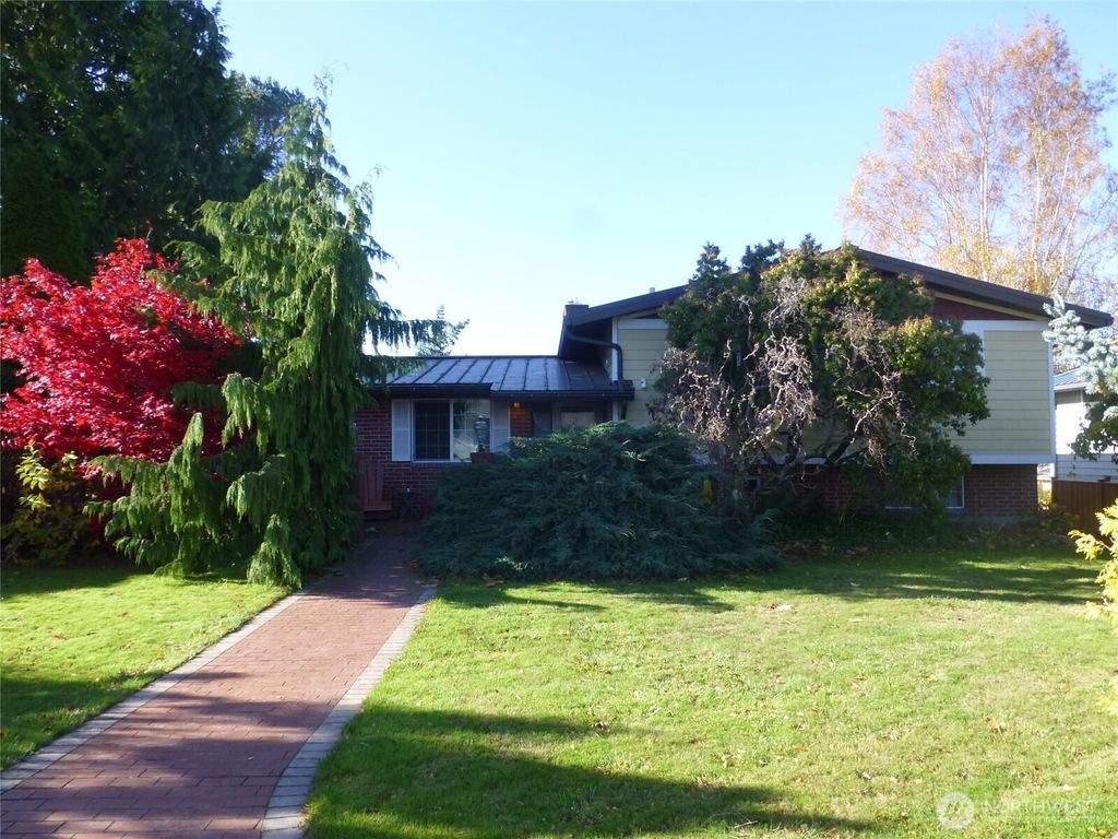 Photo of 609 N 15th Street, Mount Vernon, WA 98273 (MLS # 2467977)