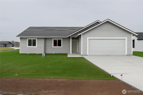 Photo of 223 Poplar Street NE, Royal City, WA 99357 (MLS # 2365172)