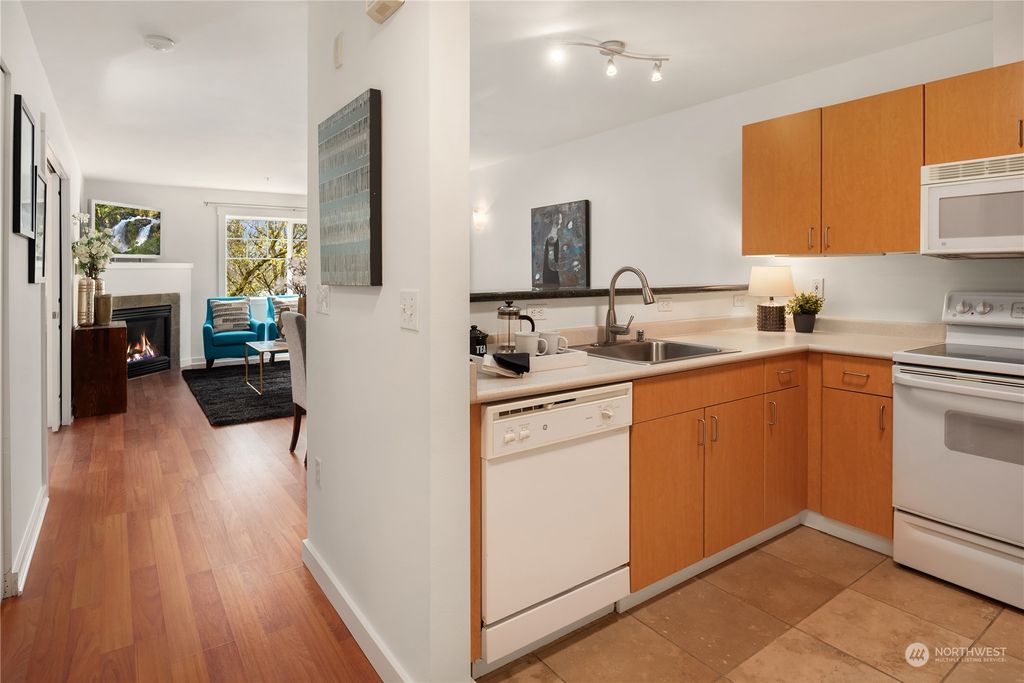 Photo of 107 20th Avenue #203, Seattle, WA 98122 (MLS # 2215152)