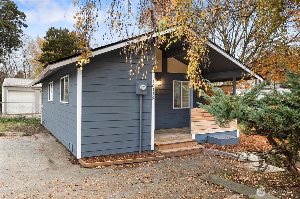 Photo of 10439 17th Avenue SW, Seattle, WA 98146 (MLS # 2443352)