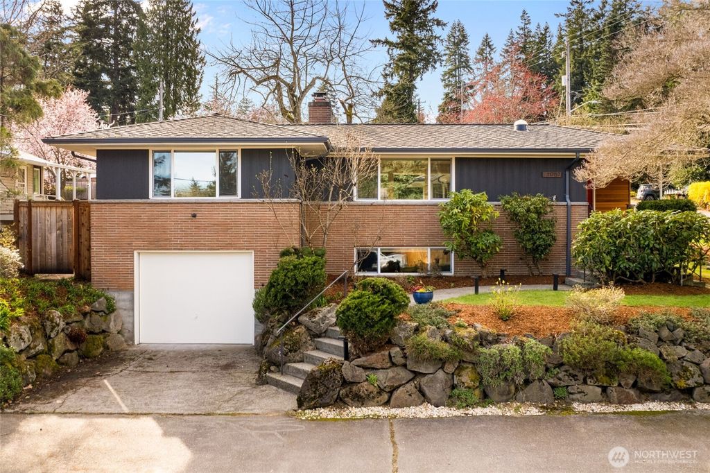 Photo of 11757 25th Avenue NE, Seattle, WA 98125 (MLS # 2349386)