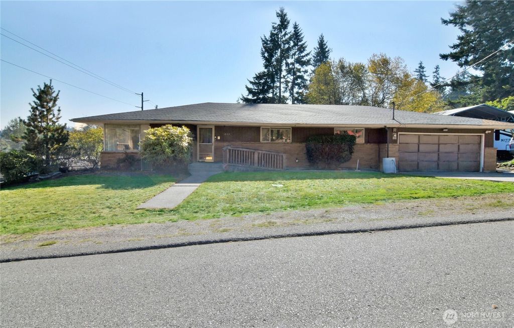 Photo of 1824 74th Street SE, Everett, WA 98203 (MLS # 2442728)