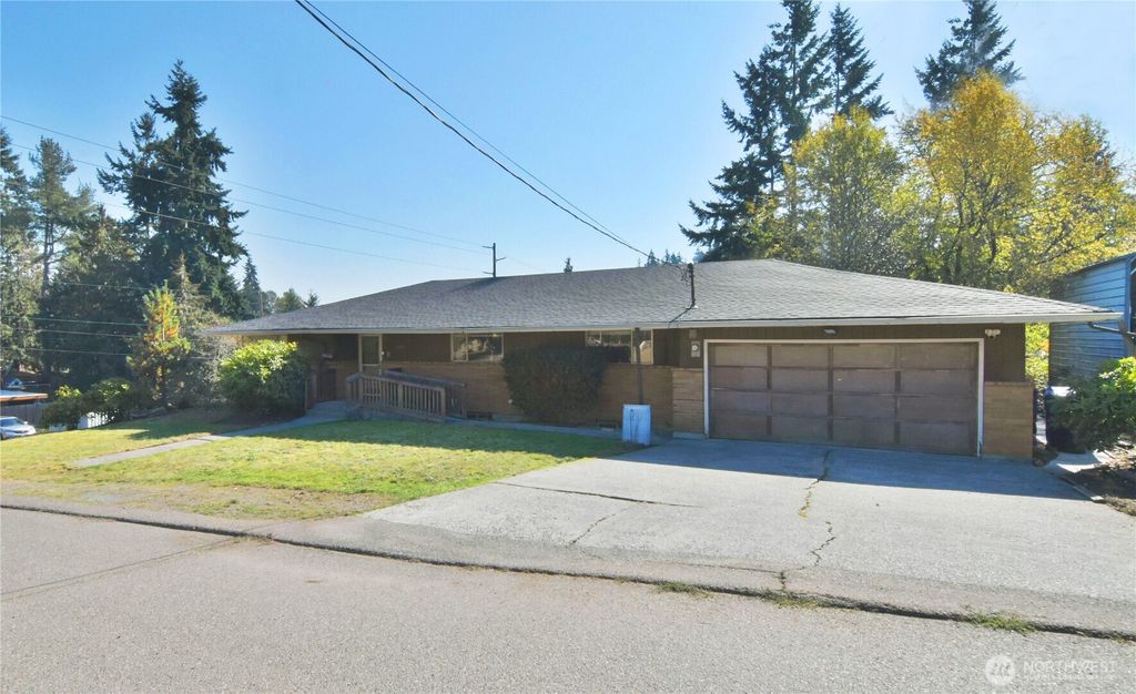 Photo of 1824 74th Street SE, Everett, WA 98203 (MLS # 2442728)