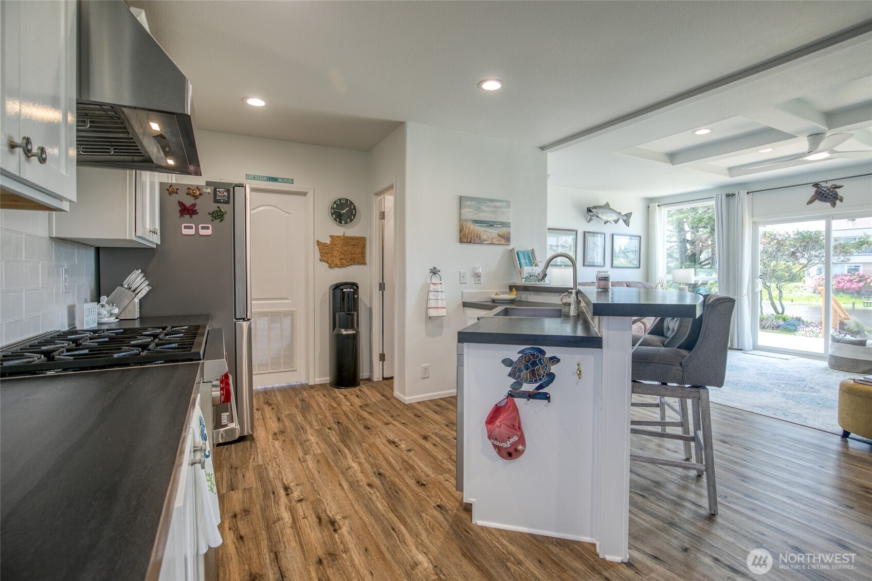 549 Canal Drive NE