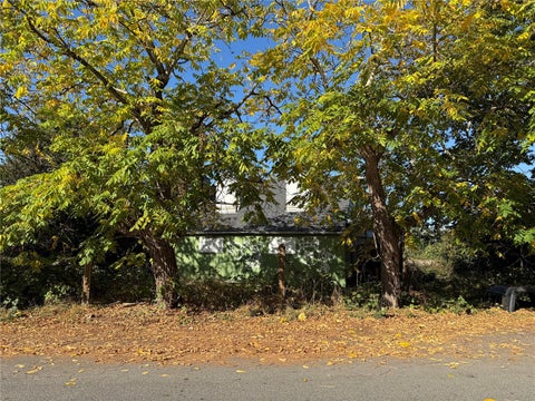 Photo of 219 Tilley Avenue, Centralia, WA 98531 (MLS # 2595607)