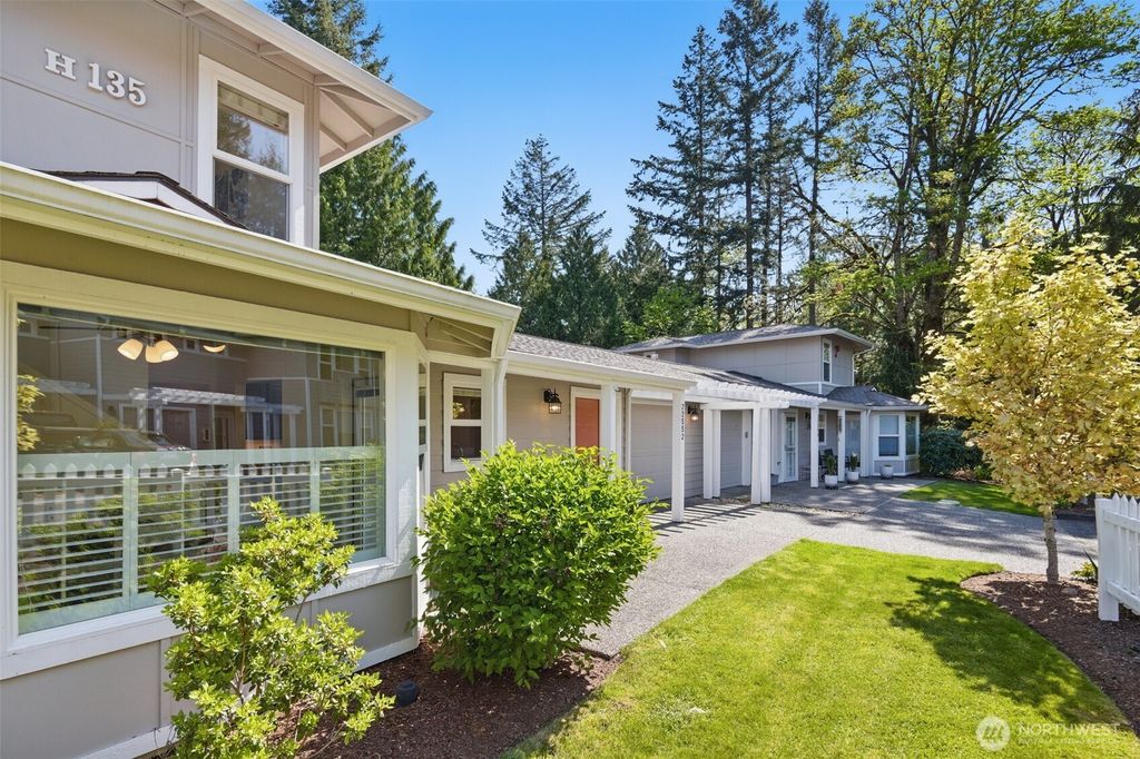 Photo of 22552 SE 37th Terrace #1407, Issaquah, WA 98029 (MLS # 2370535)