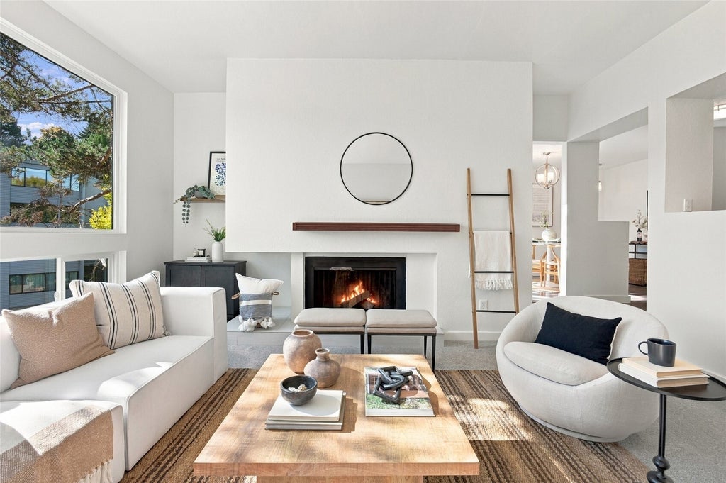 Photo of 2500 W Manor Place #318, Seattle, WA 98199 (MLS # 2594697)