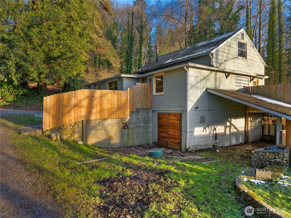 Photo of 15132 148th Avenue NE, Woodinville, WA 98072 (MLS # 2334105)