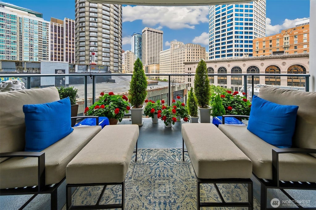 Photo of 1920 4th Avenue #408, Seattle, WA 98101 (MLS # 2550917)
