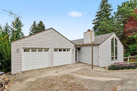Photo of 6186 NE 195th Court, Kenmore, WA 98028 (MLS # 2511379)