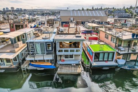 2143 N Northlake Way 48 Seattle WA 98103