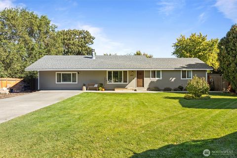 Photo of 4007 S Mayfield Street, Kennewick, WA 99337 (MLS # 2452905)