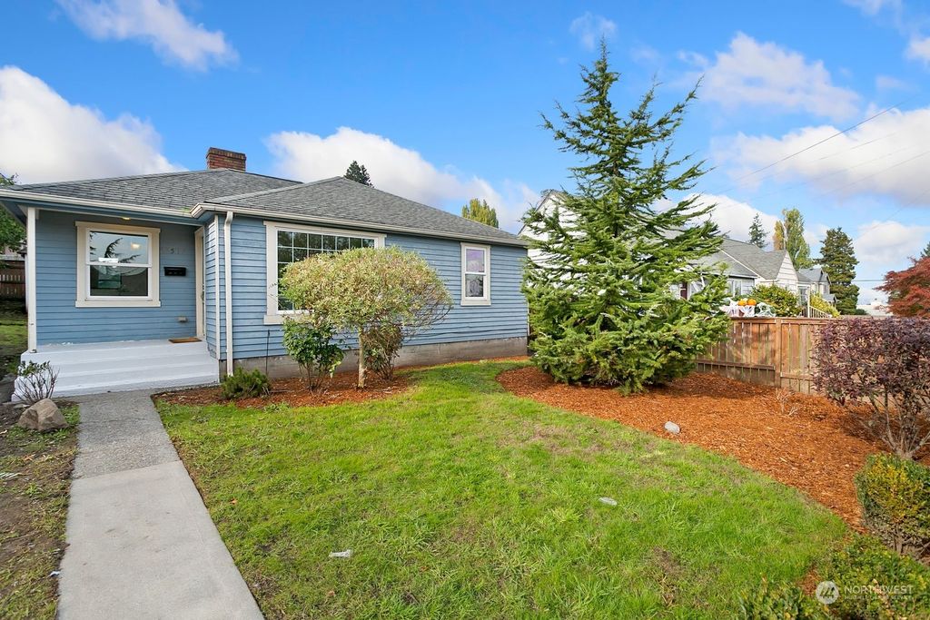 Photo of 13517 35th Avenue S, Tukwila, WA 98168 (MLS # 2175964)