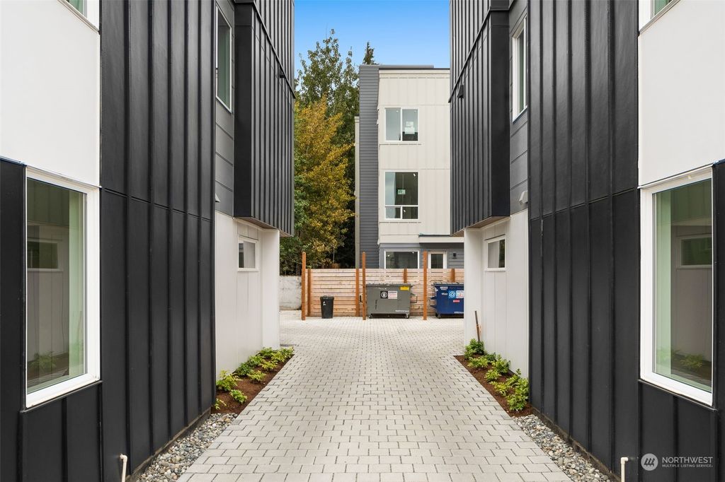 Photo of 1422 NW 92nd Street, Seattle, WA 98117 (MLS # 2175327)