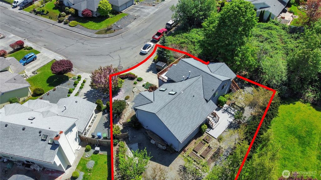 Photo of 710 SW Echo Loop, Oak Harbor, WA 98277 (MLS # 2517204)