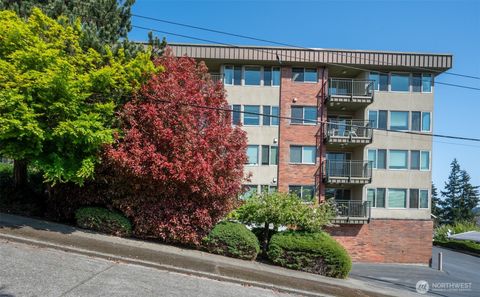 Photo of 3400 25th Avenue W #101, Seattle, WA 98199 (MLS # 2439639)