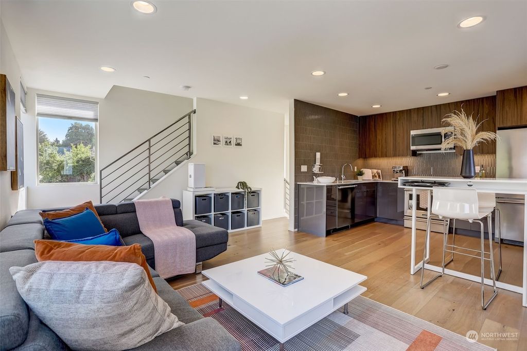 Photo of 543 28th Avenue, Seattle, WA 98122 (MLS # 2163450)