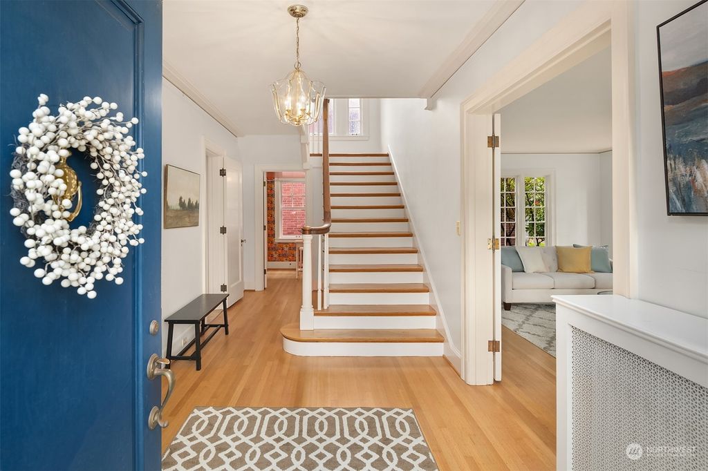 Photo of 5270 17th Avenue NE, Seattle, WA 98105 (MLS # 2215570)