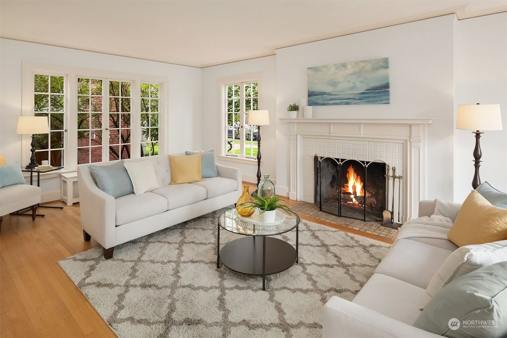 Photo of 5270 17th Avenue NE, Seattle, WA 98105 (MLS # 2215570)