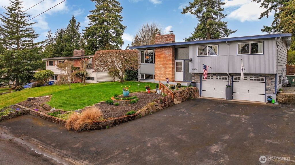 Photo of 7029 191st Place SW, Lynnwood, WA 98036 (MLS # 2351745)