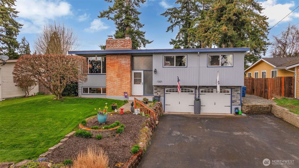 Photo of 7029 191st Place SW, Lynnwood, WA 98036 (MLS # 2351745)