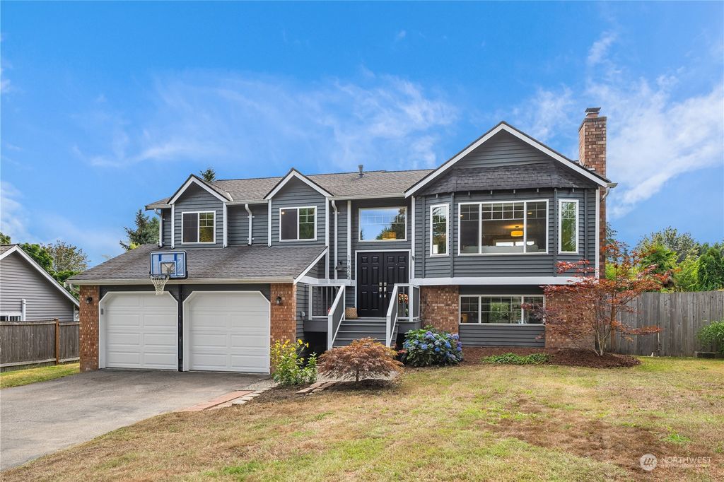 Photo of 17825 NE 131st Street, Redmond, WA 98052 (MLS # 2278423)