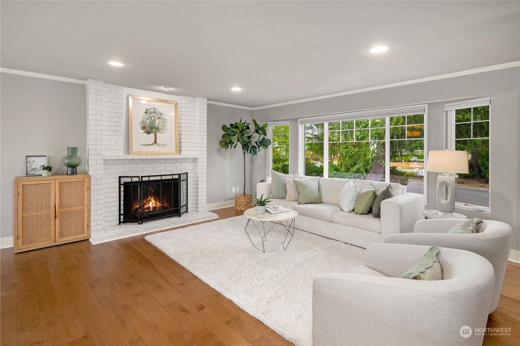 Photo of 17825 NE 131st Street, Redmond, WA 98052 (MLS # 2278423)