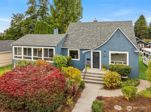 Photo of 1217 E Washington Avenue, Burlington, WA 98233 (MLS # 2592669)