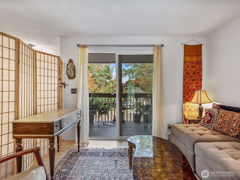 1930 Lawrence Street 39