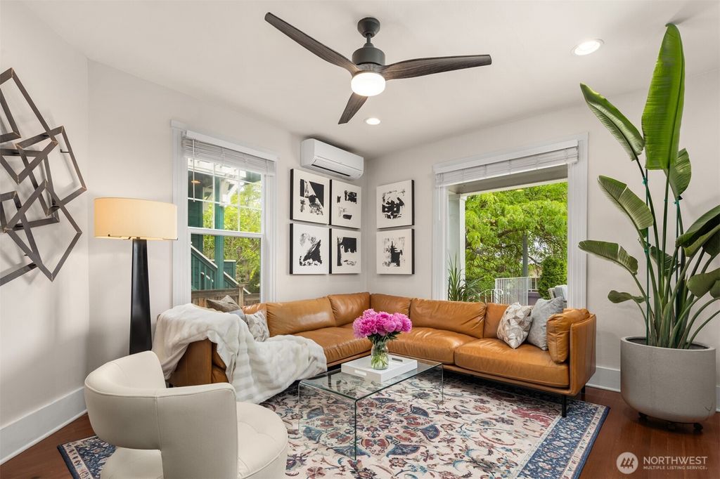 Photo of 325 23rd Avenue E, Seattle, WA 98112 (MLS # 2489188)