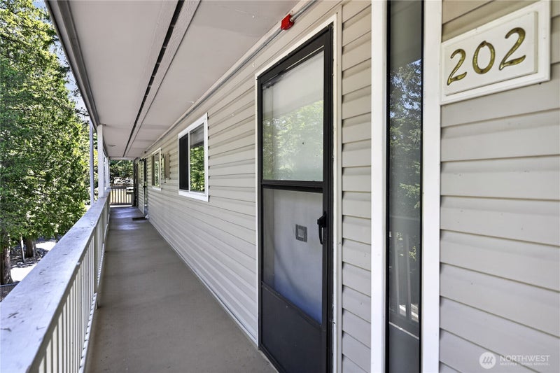 14527 NE 40th Street G202