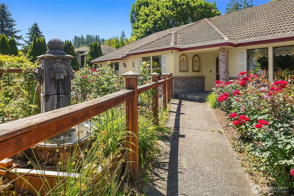 Photo of 20625 SE 135th Street, Issaquah, WA 98027 (MLS # 2438578)