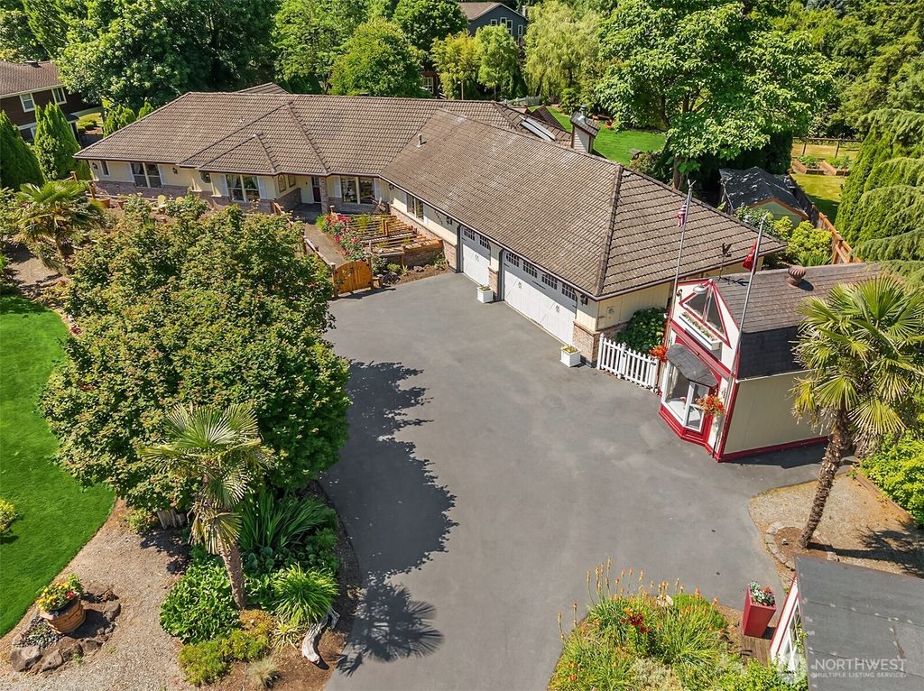 Photo of 20625 SE 135th Street, Issaquah, WA 98027 (MLS # 2438578)