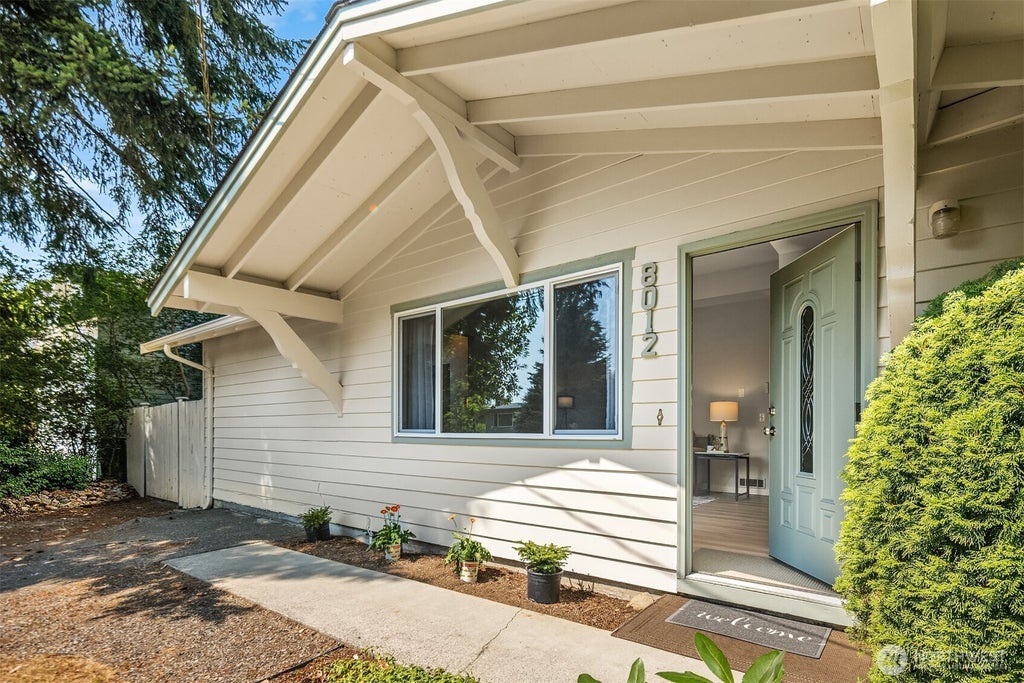 Photo of 8012 NE 128th Street, Kirkland, WA 98034 (MLS # 2584997)
