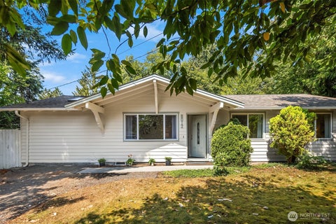 Photo of 8012 NE 128th Street, Kirkland, WA 98034 (MLS # 2584997)