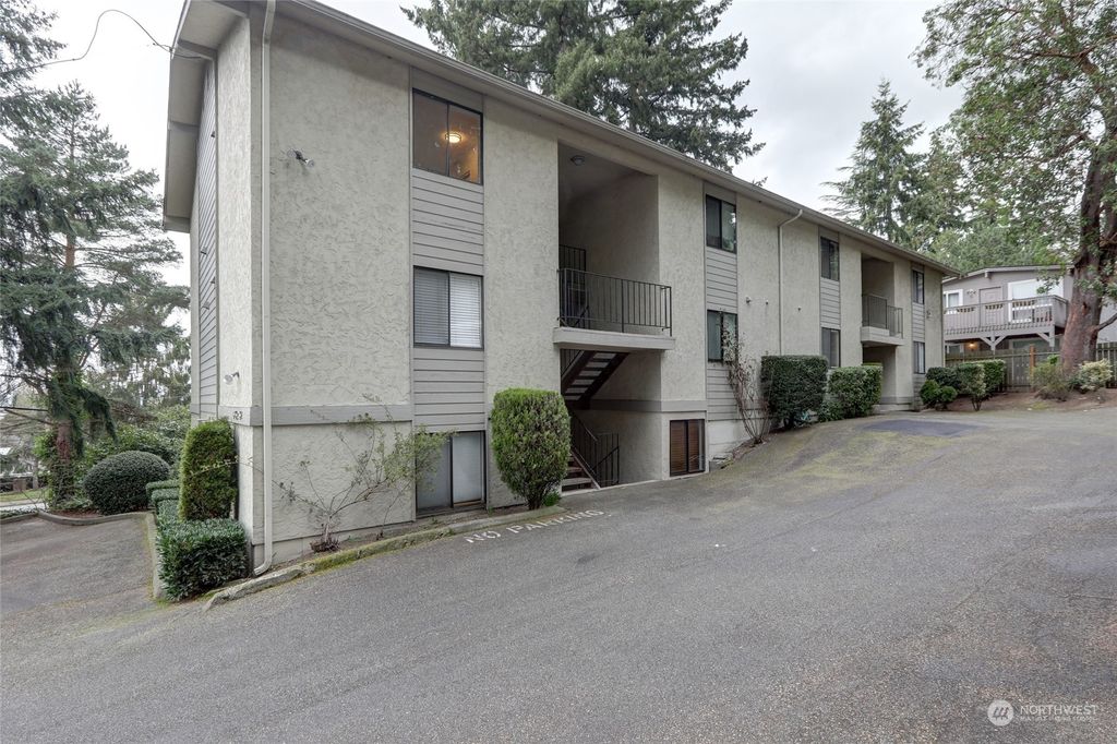 Photo of 6732 112th Avenue NE #A8, Kirkland, WA 98033 (MLS # 2047064)